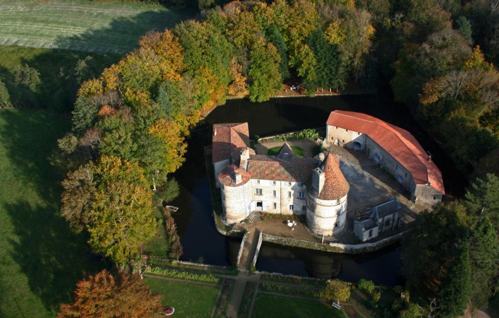 Chateau Des Martinanches Saint-Dier-dʼAuvergne Exterior foto