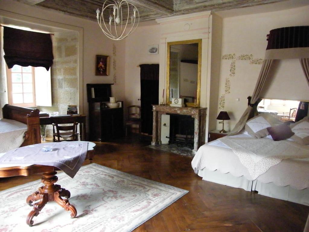 Chateau Des Martinanches Saint-Dier-dʼAuvergne Habitación foto