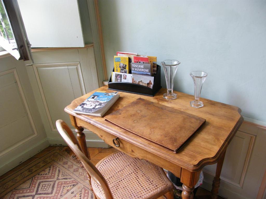 Chateau Des Martinanches Saint-Dier-dʼAuvergne Habitación foto